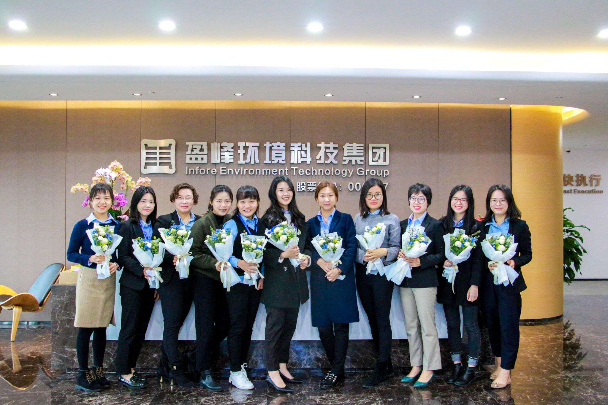 �����򊅶�������Ů���ǽ��ջ���~