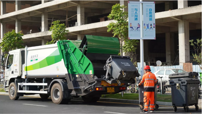 ���ȷ���ί��ס������ȫ�ƶ���ʮ���塱����������������ʹ�����ʩ���蹤��